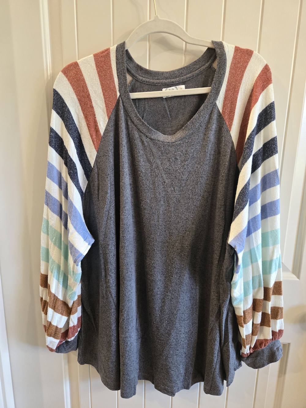 Maurices Gray Top with Multicolor Striped Raglan Sleeves Womens Plus 4x